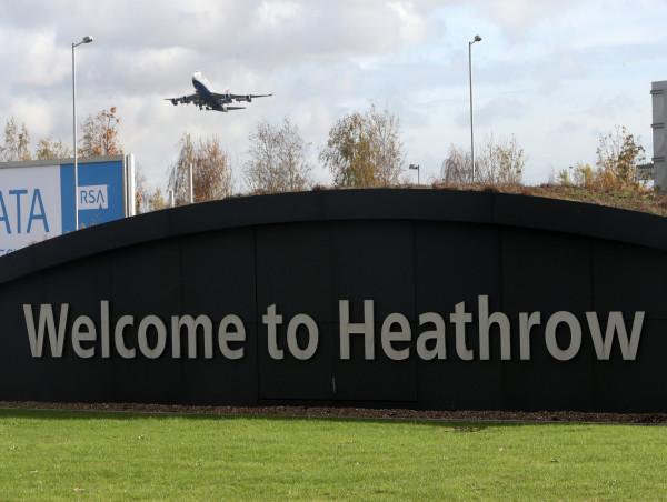  Saudi Arabia to buy 10% stake in Heathrow 