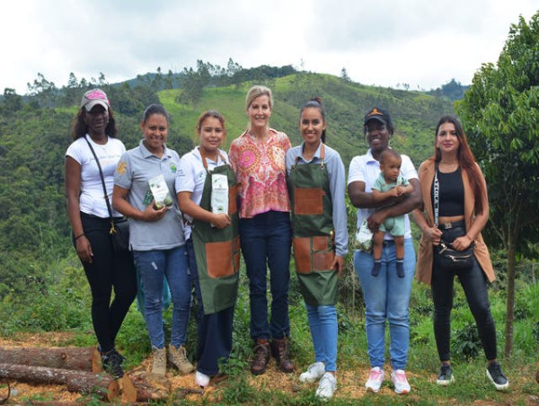  Sophie hears how coffee farm is helping former fighters in Colombia 