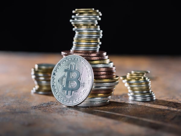  Bitcoin price hits $40k as Memeinator token sale gains popularity 