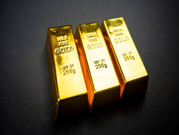  “Freak trade” drives gold to an all-time high; Market veteran urges caution 