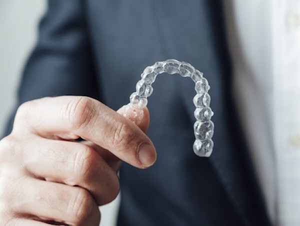  FirstClass Aligners: Bringing Confidence through Clear Aligners 