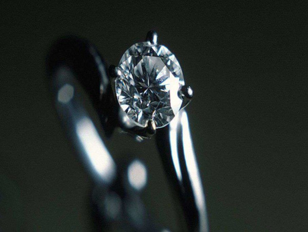  Signs are pointing to a 2024 rebound for diamonds’ plummeting prices 
