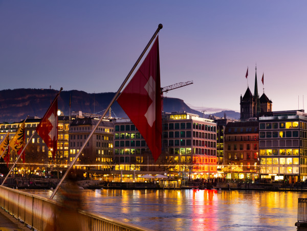  USD/CHF: Swiss franc on edge as SNB rate cut bets rise 