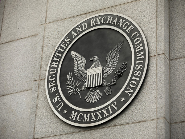  US senators want the SEC to halt further crypto ETF approvals 