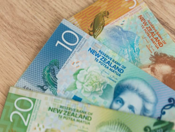  New Zealand falls into second recession in 18 months 