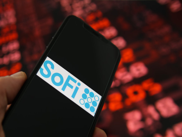  SoFi reports a strong Q1 and raises full-year guidance 