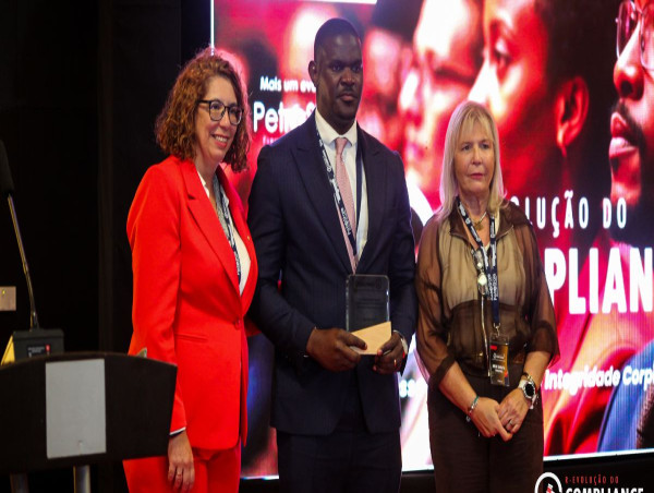 Congresso R-Evolução do Compliance em Angola reúne especialistas e premia empresas que se destacam em integridade