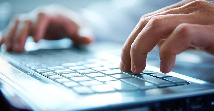 SoFi Technologies EVP Sells Shares Worth Over $180,000