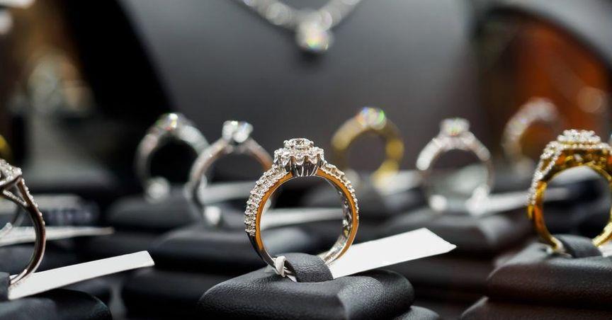  Is Signet Jewelers’ Market Performance Reflecting Industry Trends? 