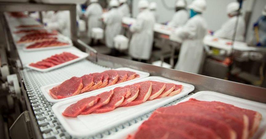  Cranswick (LSE:CWK) Shows Operating Pressure Across the Food Production Segment 