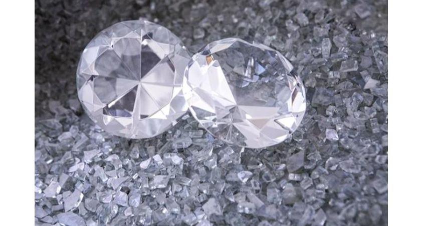  How Lab-Grown Diamonds Are Reshaping the Global Gemstone Market 