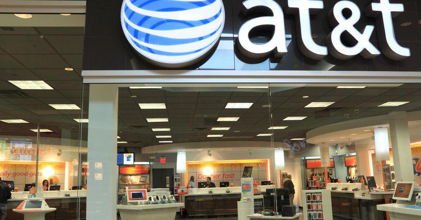  AT&T’s new subscribers boost service revenues. How’s T stock faring? 