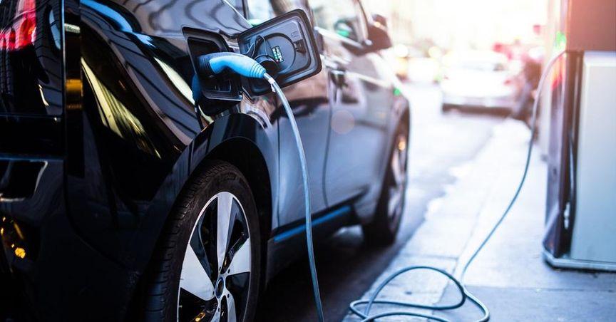 Is TSX-Listed Linamar’s Business Activity Reflecting Broader Trends In The Auto Sector?