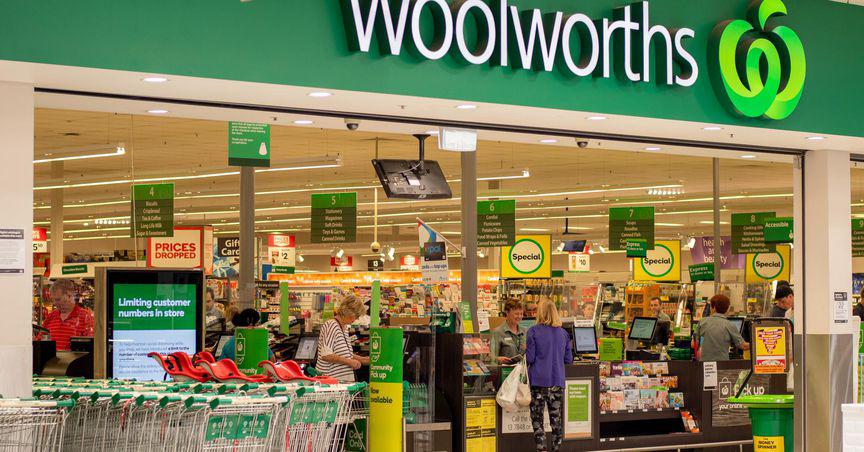  How have Woolworths’ (ASX:WOW) shares performed in past year? 
