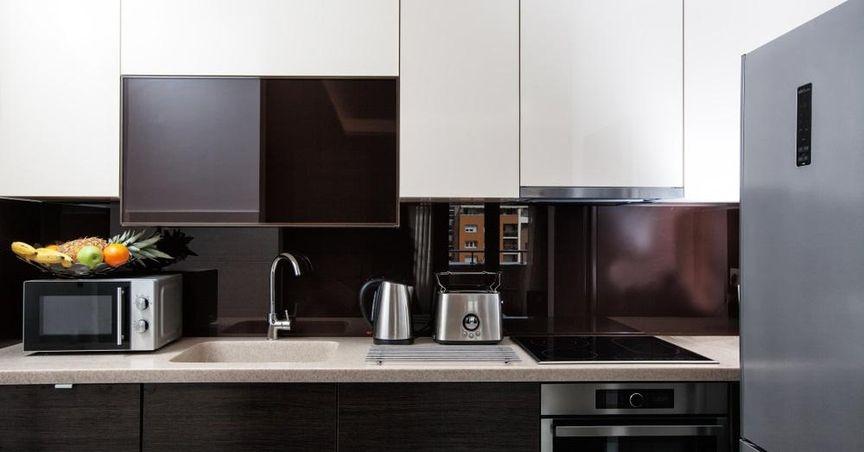  Is Richelieu Hardware (TSX:RCH) Maintaining Steady Returns On The TSX Index? 