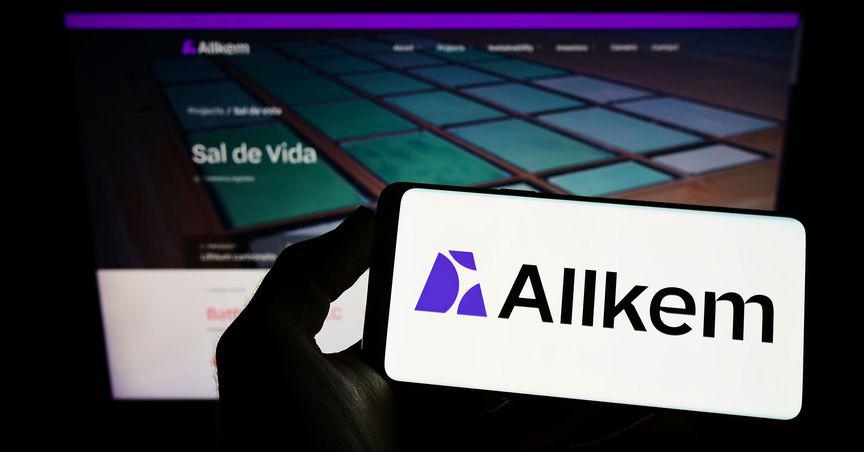  Allkem (ASX:AKE) shares fall despite reporting strong quarterly performance 