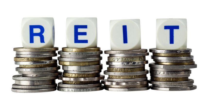  Are these 5 TSX REITs a buy amid Canada's housing market instability? 