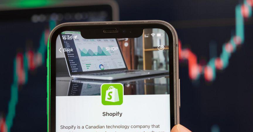  Should you buy Shopify (SHOP) stock or wait for more weakness? 