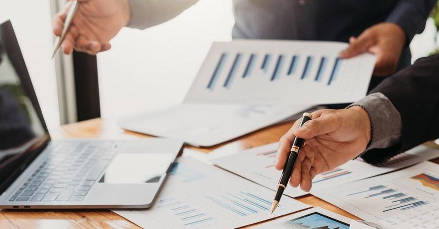  National Bank (TSX:NA) Sector Moves Explained For TSX Composite Index 