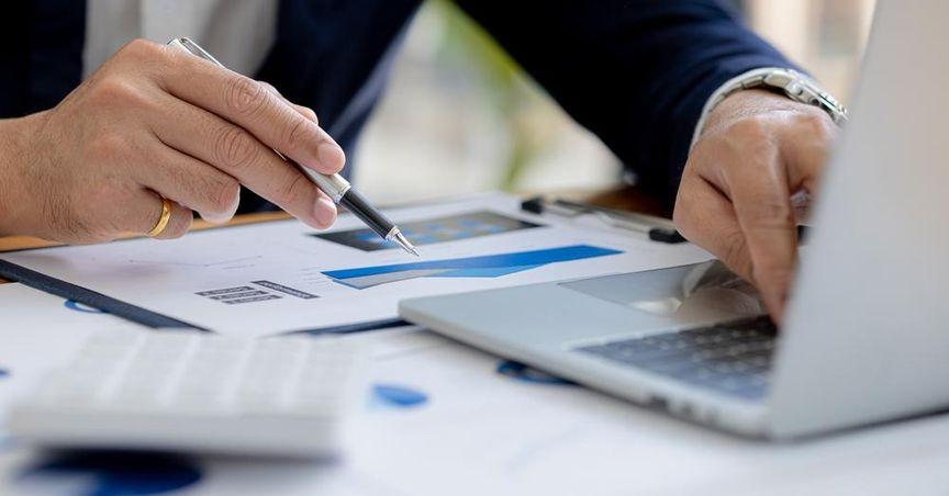  Wells Fargo (NYSE:WFC) Shares Dip on Financial Sector Trends 