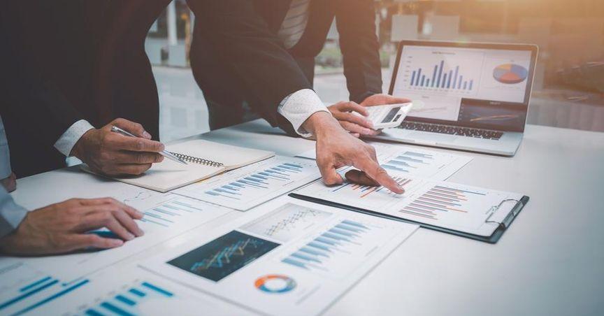  Brookfield Asset Management Valuation Trends in TSX 60 Stocks 