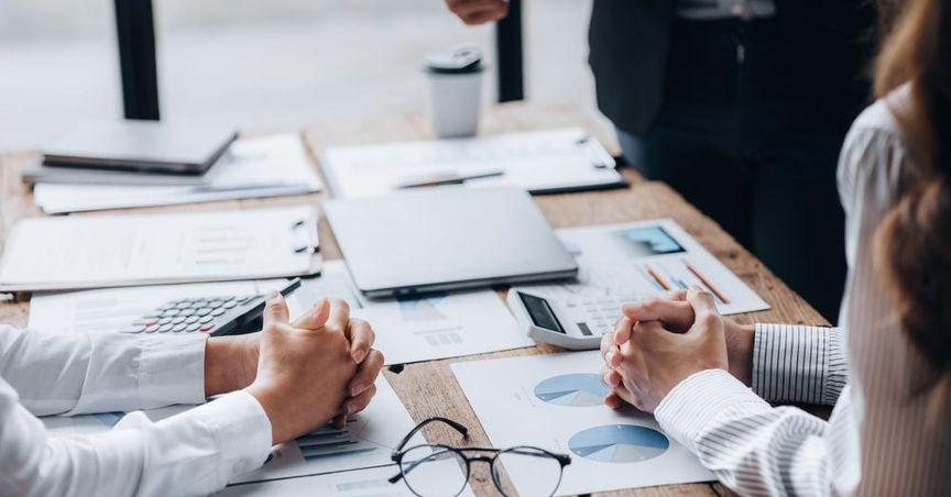  Why Did AllianceBernstein (NYSE:AB) Shares Surge? 