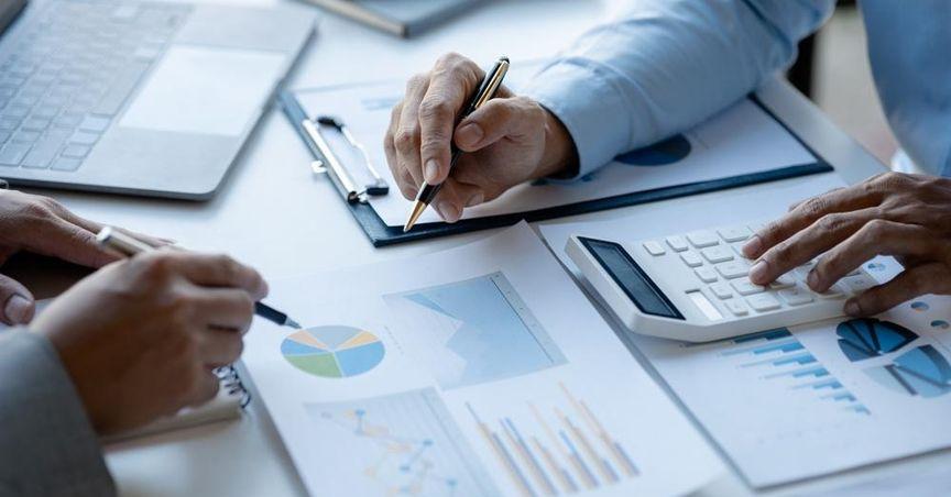  Bitfarms (TSX:BITF) Valuation Following Recent Momentum 