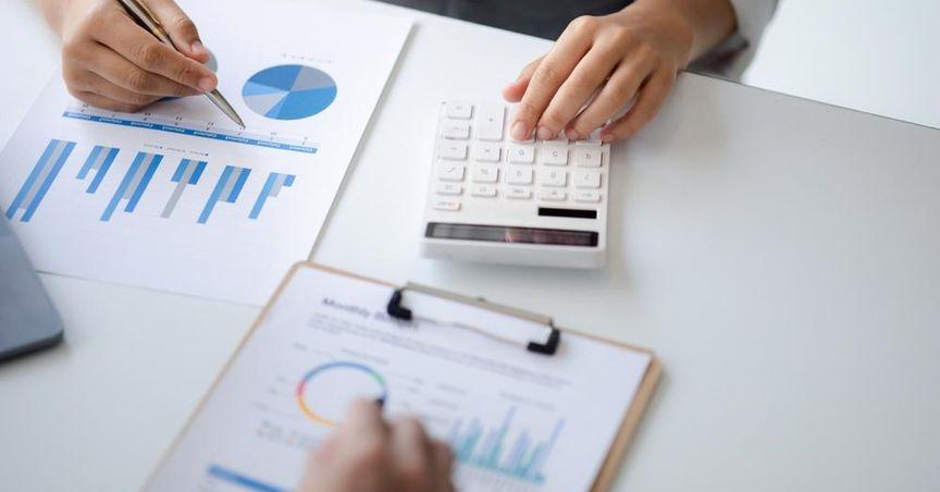  Why Are Institutional Funds Adjusting Positions in the Business Services Sector? 