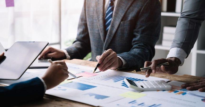 Exploring Arbitrage-Free and Yield Curve Option-Pricing Models