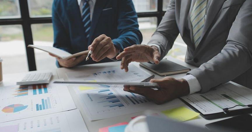  Why Is Agnico Eagle (TSX:AEM) Beating the S&P/TSX? 