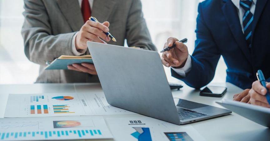How Does HireQuest Maintain Its Dividend Yield in Market Transitions?
