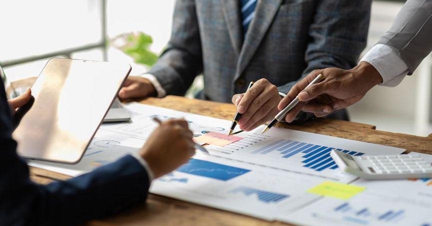  Exploring Arbitrage Pricing Theory (APT) in Financial Analysis 