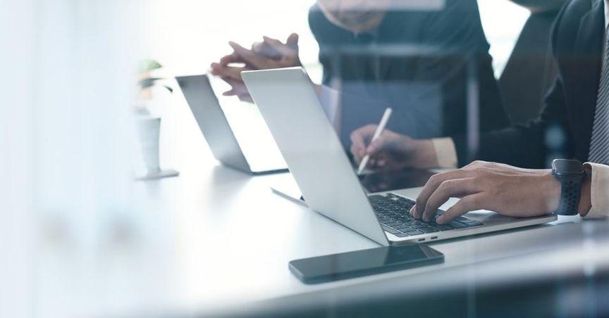 Helios Underwriting (LON:HUW) Earnings Growth and Insider Confidence