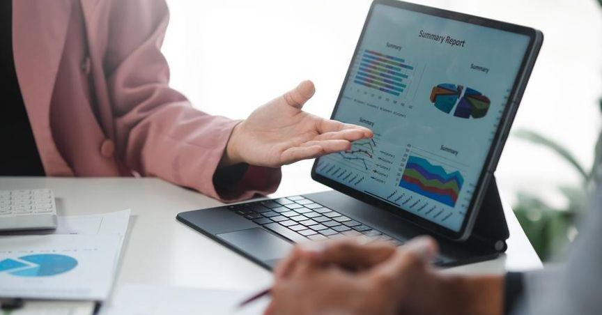  Understanding the BDS Statistic: A Measure of Non-Randomness in Time Series Analysis 