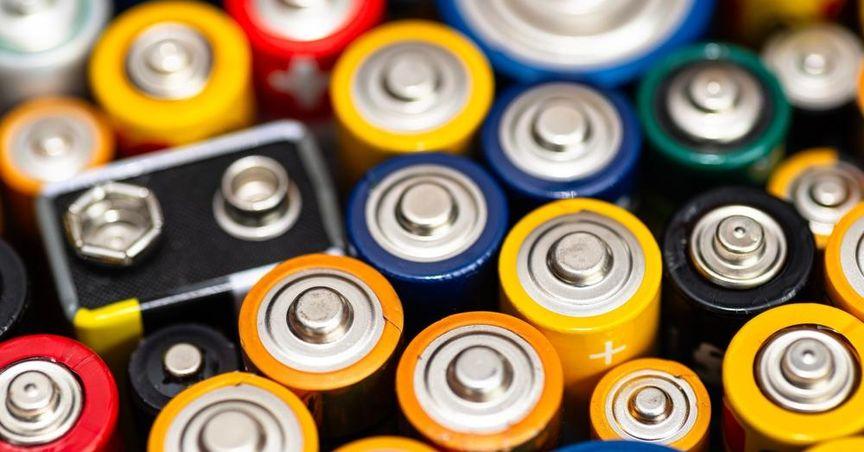  Energizer Holdings (NYSE:ENR) Shares Dip After Rating Downgrade 