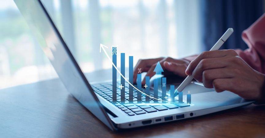  How Is the FTSE 100 Showing Strength as Key Sectors Shift Across the Market? 