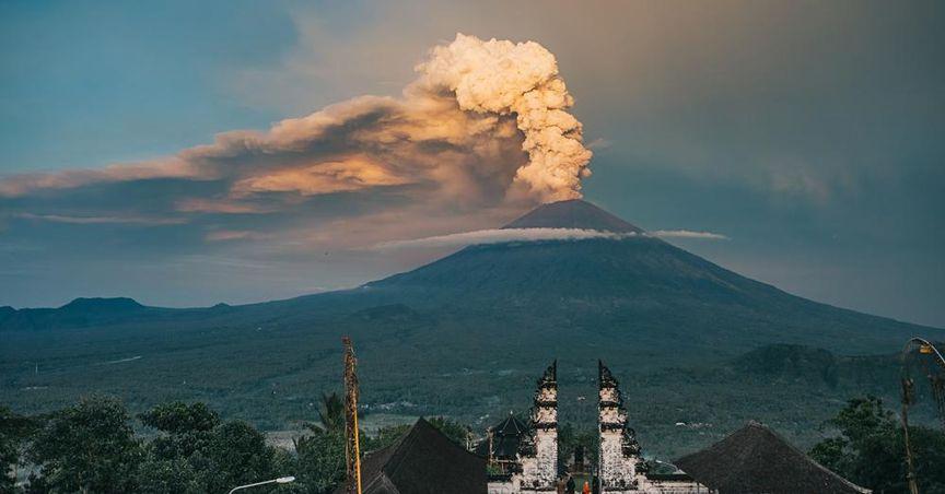 Bali-Bound Flights Disrupted as Indonesian Volcano Eruption Forces Air India Return to Delhi