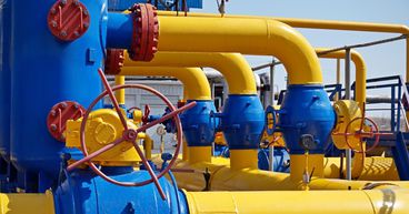 Topaz (TSX:TPZ) & Suncor (TSX:SU): 2 Trending Energy Stocks