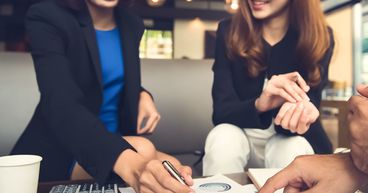 How to strike a conversation with your partner about the money goals?