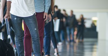 Canada's Employment Rose At Slower Rate in October, Earnings Up 6% YoY