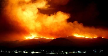 Bushfires hit Perth suburbs, putting lives and homes at risk