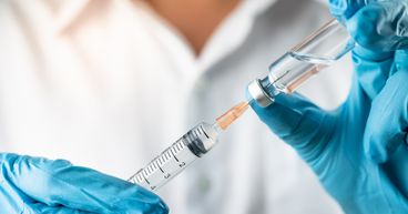 UK Records Highest Daily Toll of Covid-19 Deaths, NHS Staff to Be Vaccinated Soon