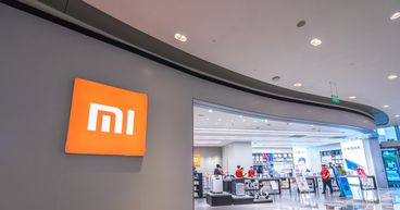  Xiaomi shares slip after the US investment ban 