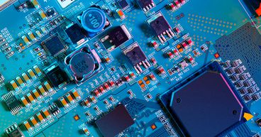 Intel, AMD, & IBM: 3 Buzzing Microchip Stocks
