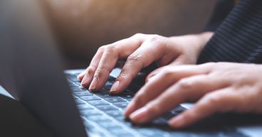 Qualcomm (QCOM) & CPS: 2 Tech Stocks To Hold In February