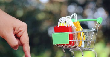 Retail Sales Plunge In Canada For 2 Months In A Row