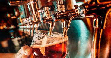 Average wages for UK pub and restaurant workers surge amid staff shortage