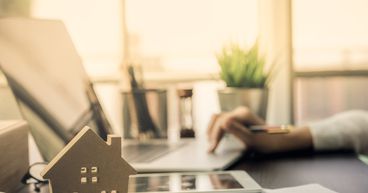 Why CarMax (KMX), IKONICS (IKNX) stocks rallied on Friday?