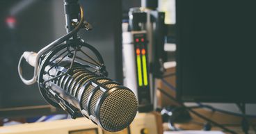 Stingray (TSX:RAY.A) stock rises on Calm Radio deal. Time to buy?