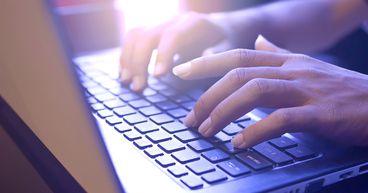 6 hottest Canadian tech stocks to buy & hold for long-term gains